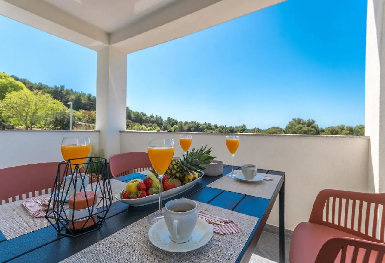 Marilu Luxury Apartments Драге 0*,
